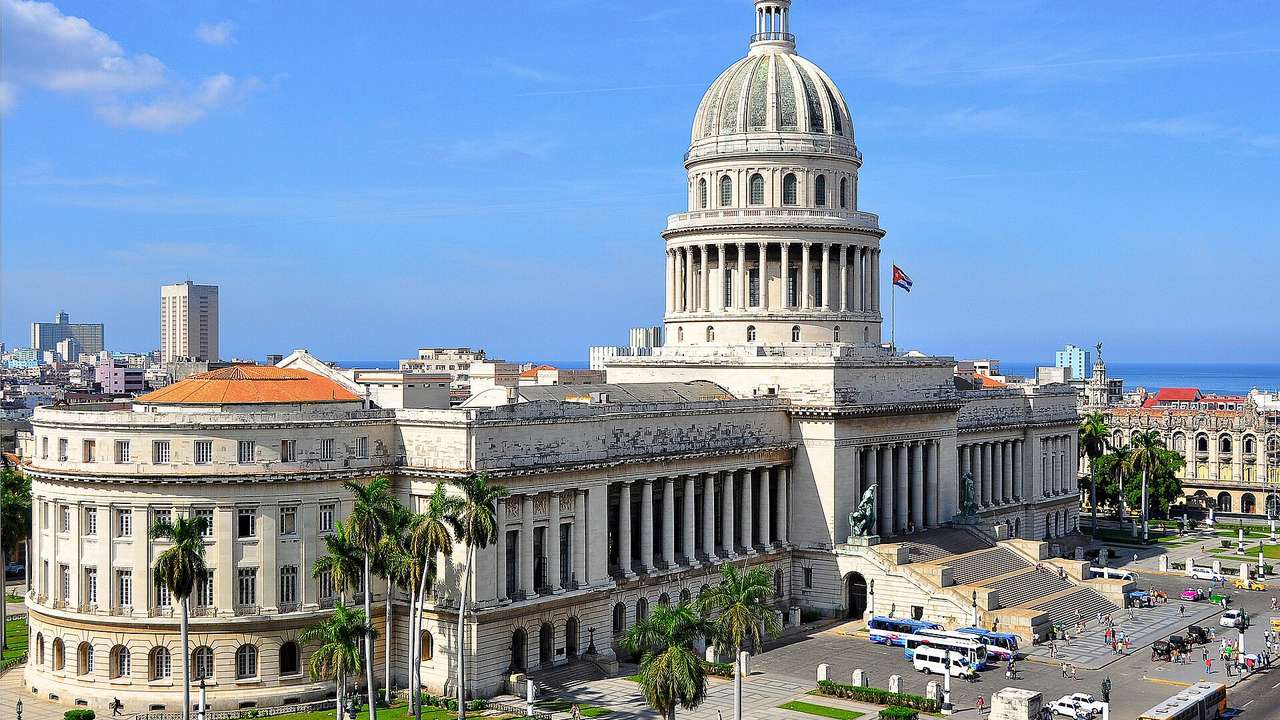 Seguro de viaje para Cuba: obligatorio para entrar (2026)