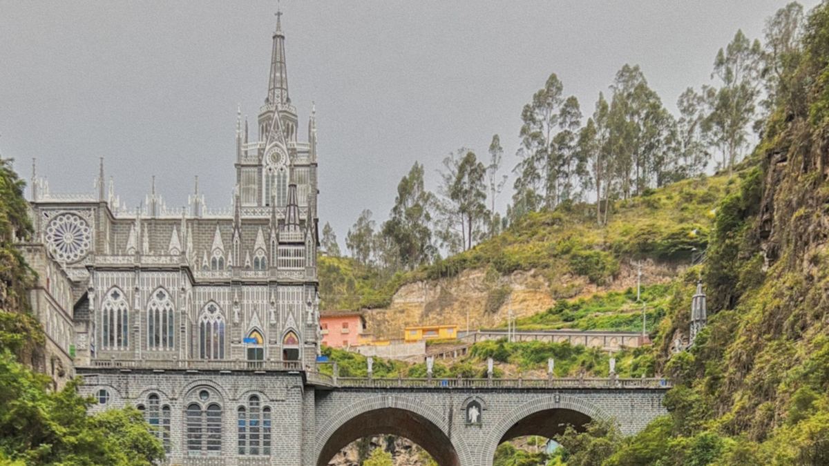 ¿Peruanos y ecuatorianos necesitan pasaporte para viajar a Colombia?
